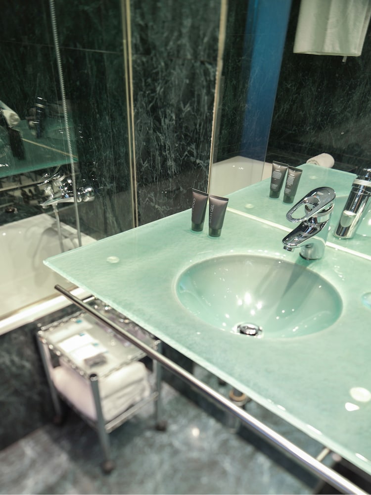 Фото Hotel Ciutat Martorell