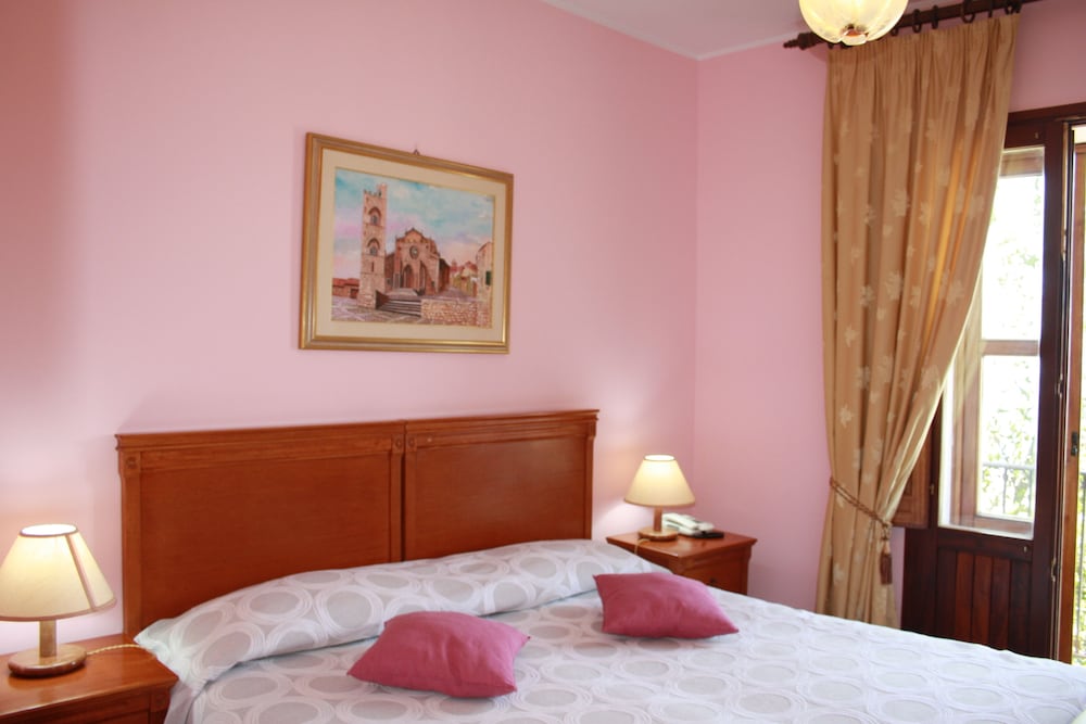 Фото Hotel Edelweiss