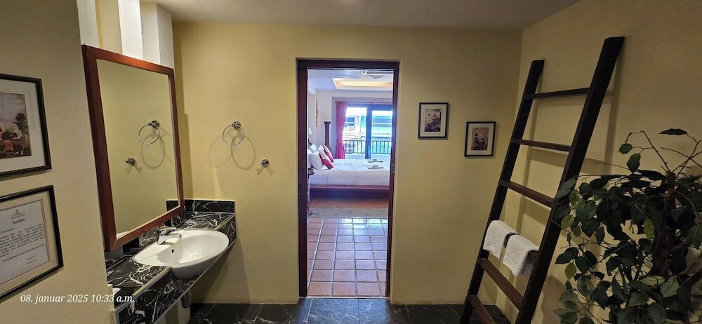 Фото Nirvana Boutique Suites 