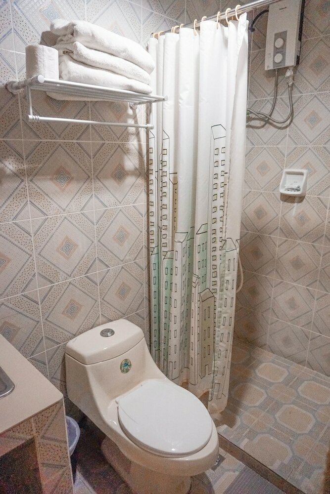 Фото Crowne Garden Hotel