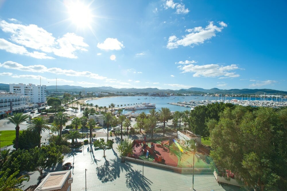 Фото The Red Hotel by Ibiza Feeling 