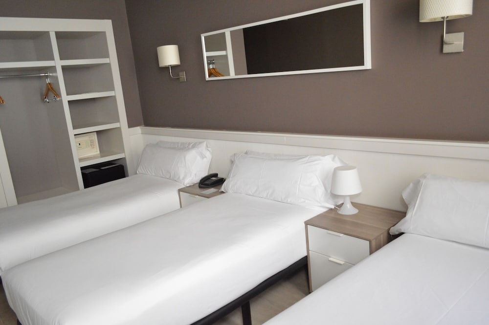 Фото Hotel Paral·lel