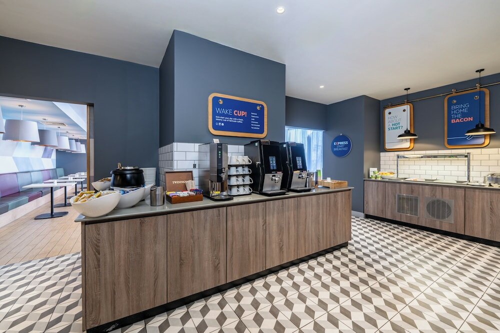 Фото Holiday Inn Express Aberdeen Airport, an Ihg Hotel