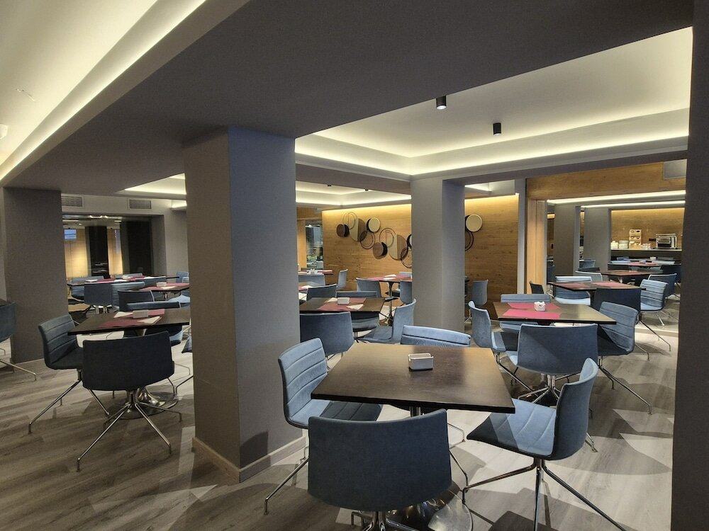 Фото The Alassia Hotel