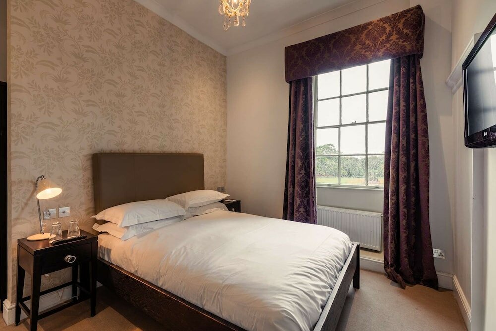 Фото Stoke Place Hotel