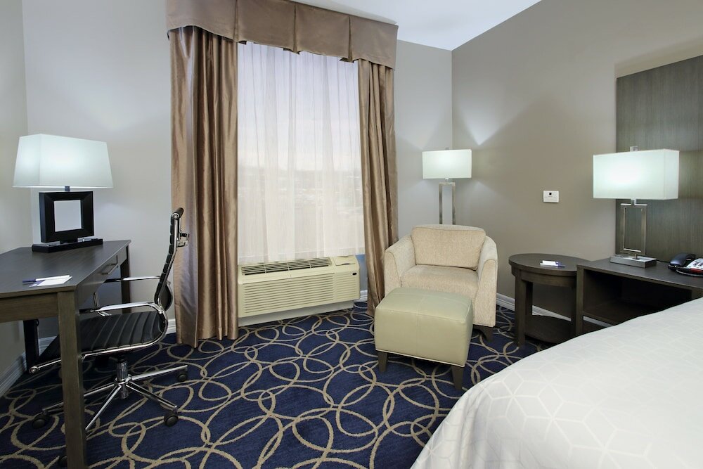 Фото Holiday Inn Express & Suites Houston North - Iah Area, an Ihg Hotel