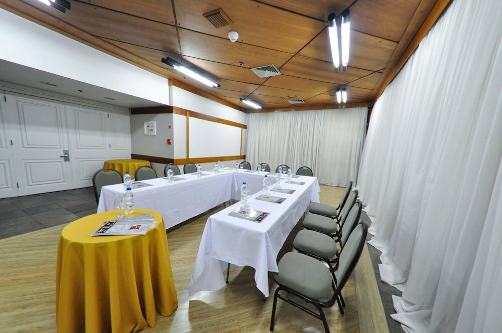 Фото Hotel Continental Porto Alegre