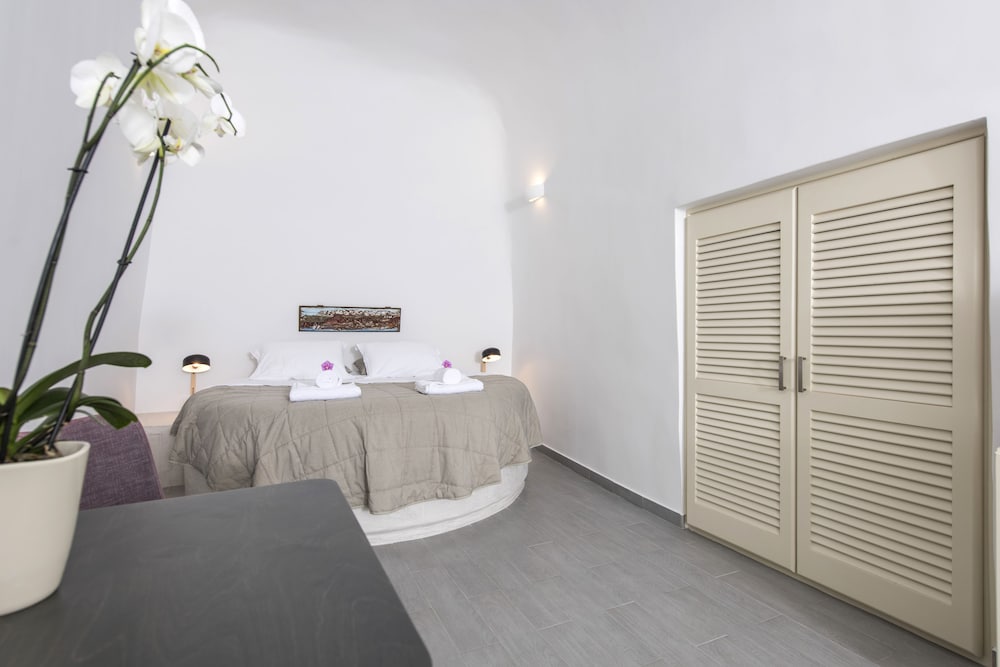 Фото Ambition Suites