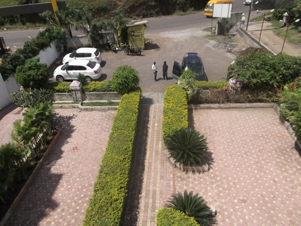 Фото отеля 2