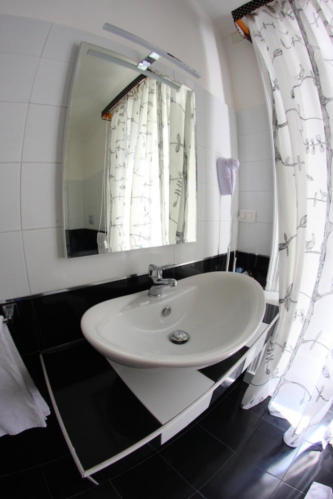 Фото Gualtiero camere e suite