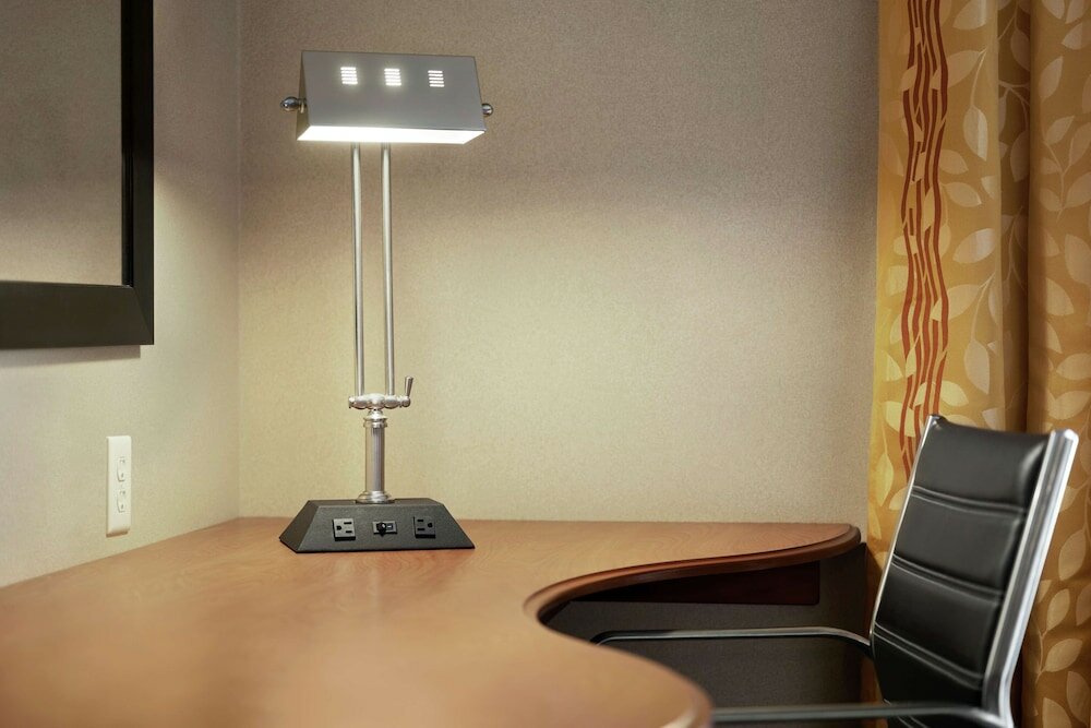 Фото Hampton Inn & Suites Poughkeepsie