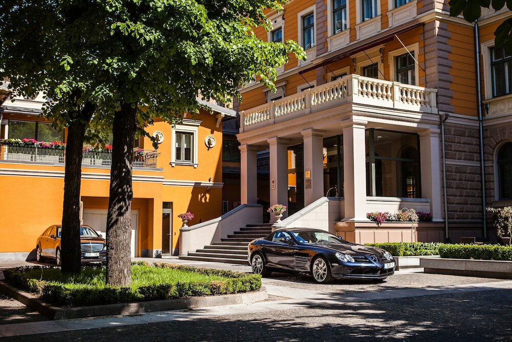 Фото отеля 1