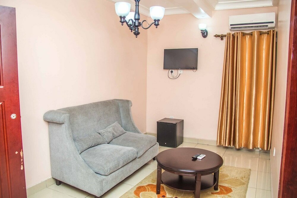 Фото Royal Crest Hotel & Suites