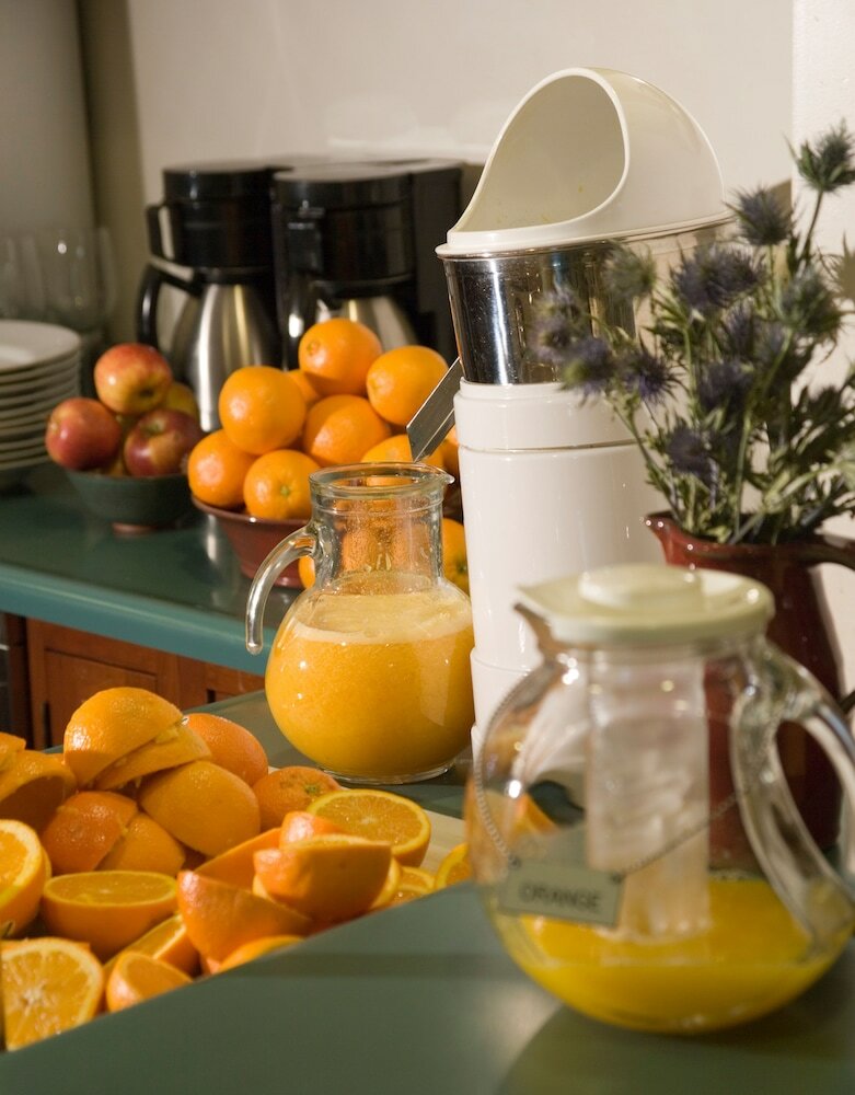 Фото Lake Pointe Inn