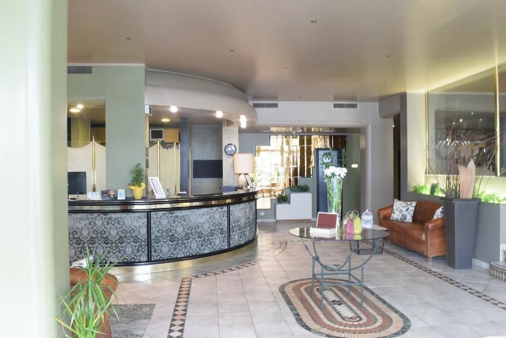 Фото Hotel Ariminum