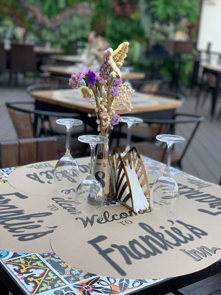 Фото Frankie's Inn