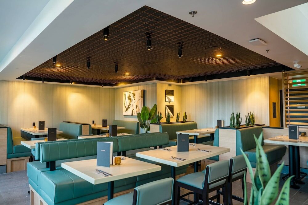 Фото Sandman Hotel Vancouver Downtown