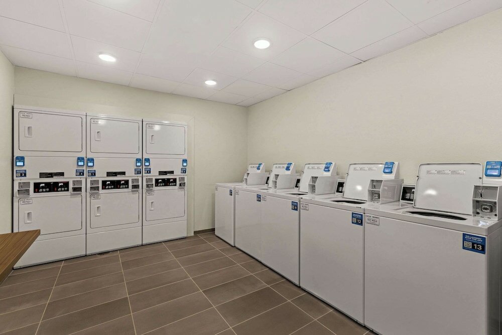 Фото Everhome Suites Temecula