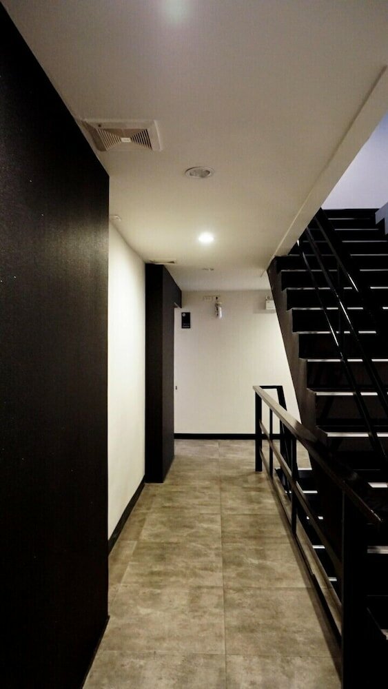 Фото B-Black Hotel Chonburi