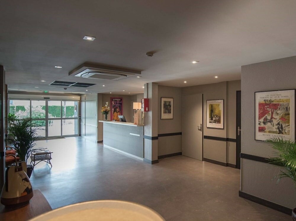 Фото Kyriad Bordeaux Sud - Villenave d'Ornon