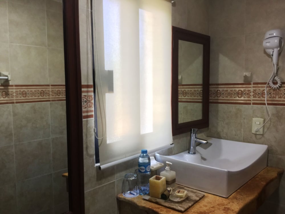 Фото Hotel Las Golondrinas