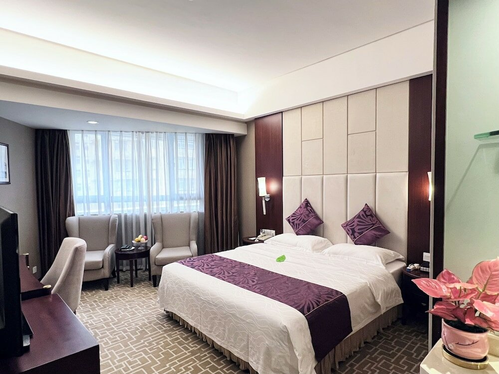 Фото Century Plaza Hotel