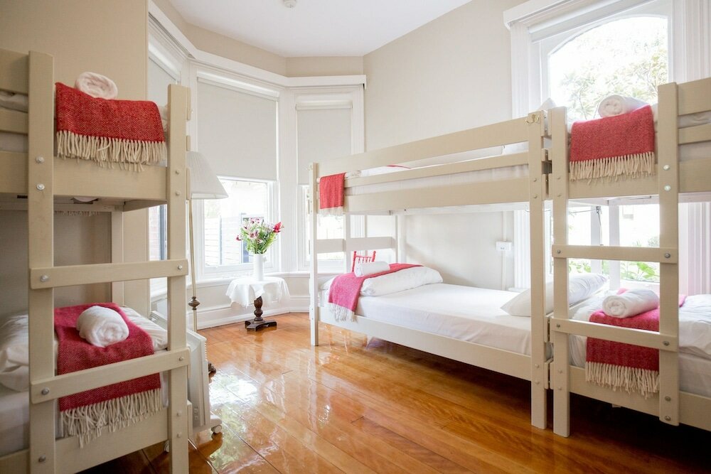 Фото Montacute Boutique Bunkhouse