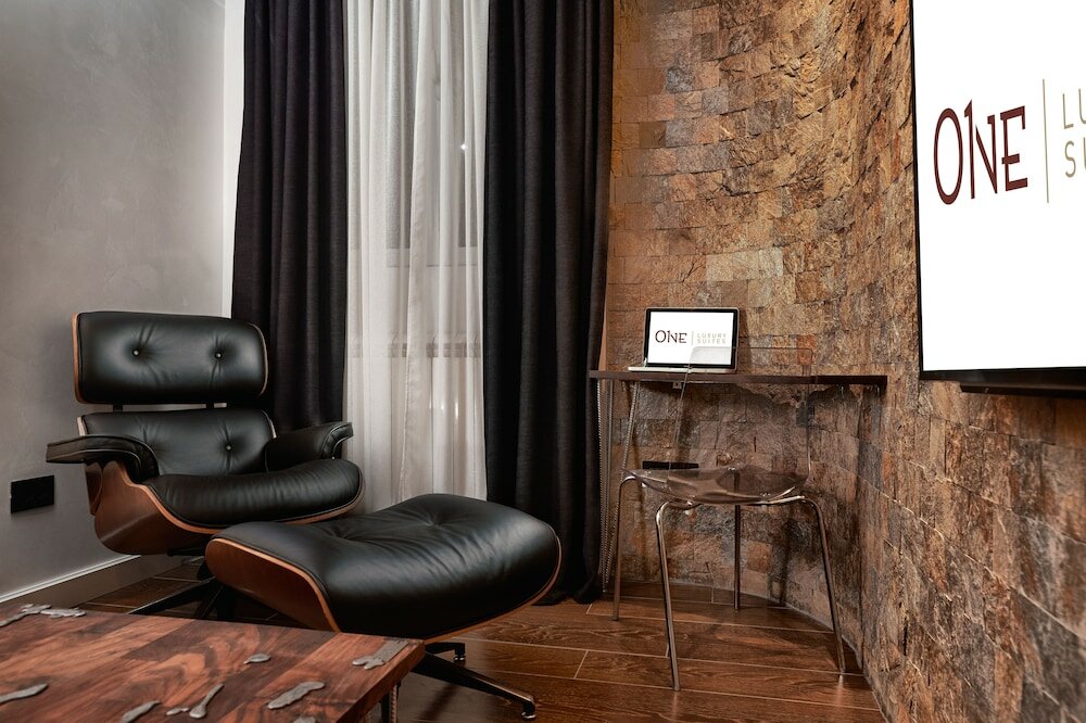 Фото One Luxury Suites