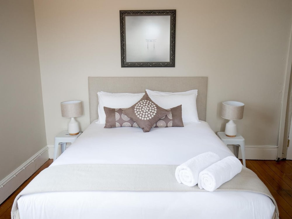 Фото Montacute Boutique Bunkhouse
