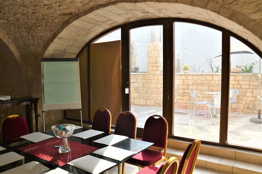 Фото S. Martin Hotel