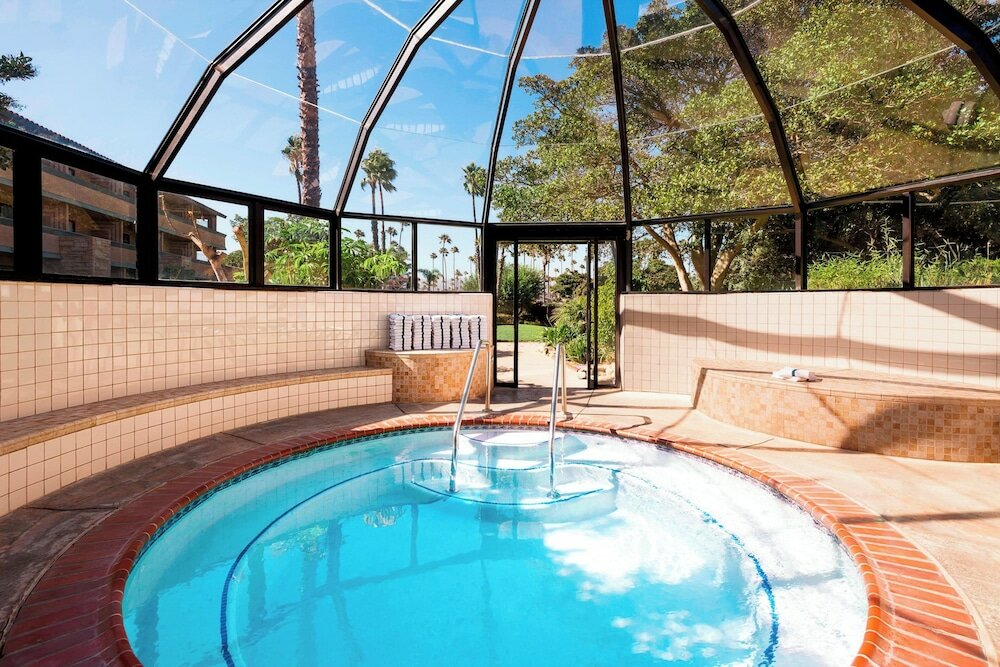 Фото Four Points by Sheraton Ventura Harbor Resort