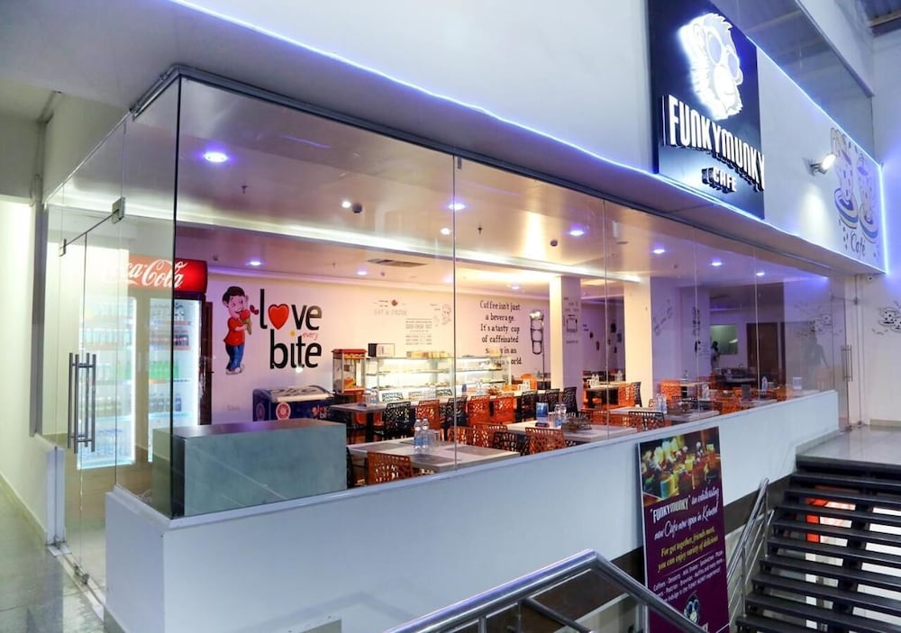 Фото Triguna Clarks Inn