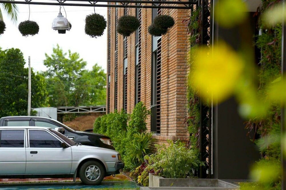 Фото The Coconut Hotel