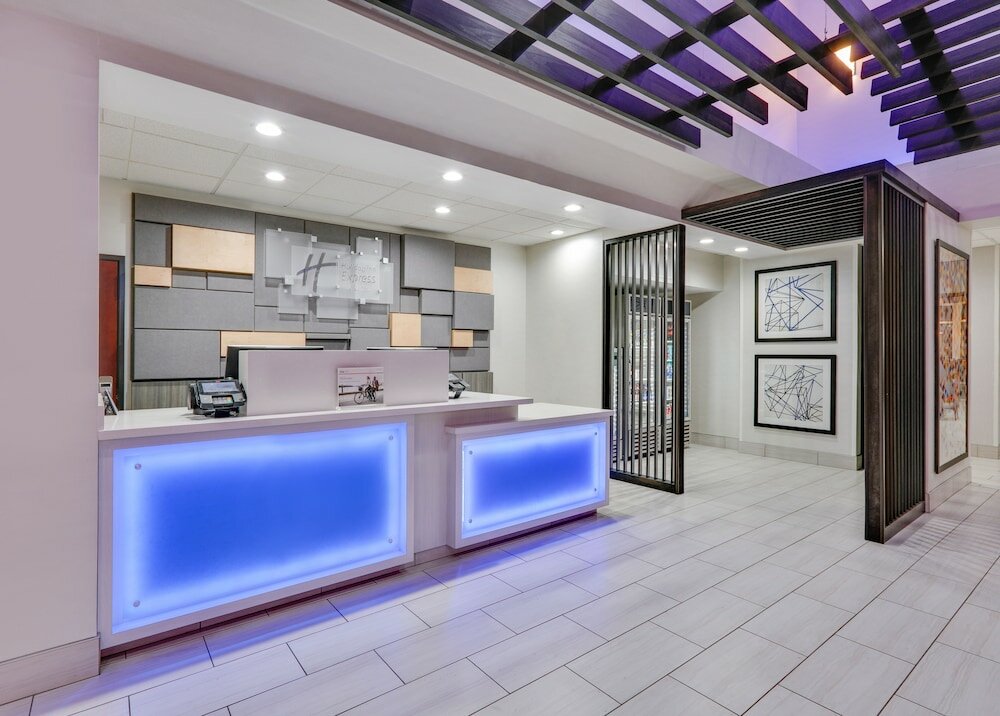 Фото Holiday Inn Express Hotel & Suites Seaside-Convention Center, an Ihg Hotel