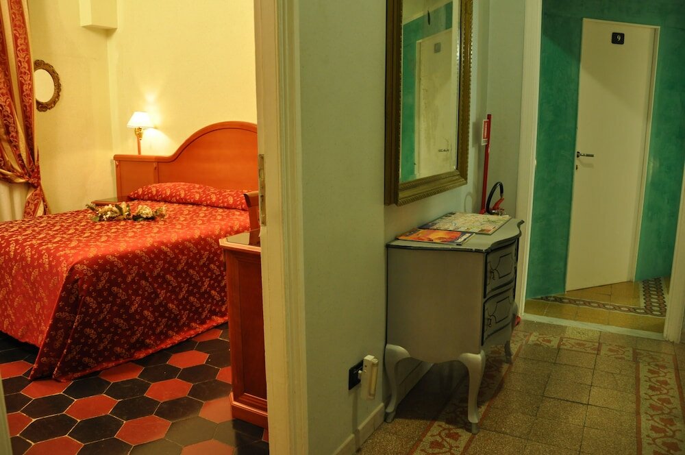 Фото Hotel Sandra