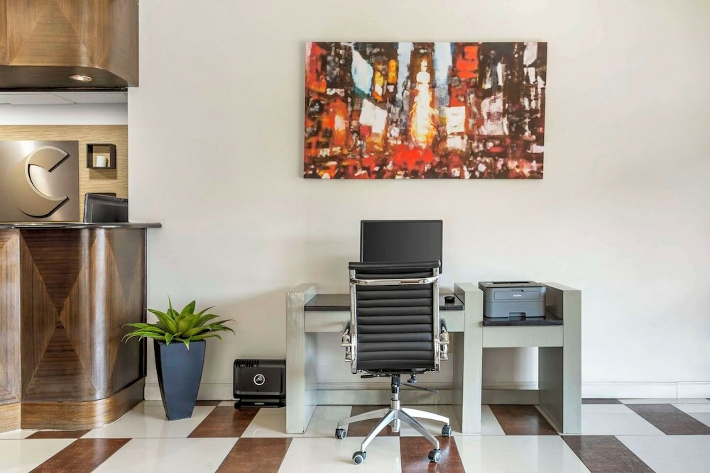 Фото Comfort Inn Edgewater on Hudson River