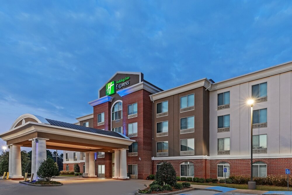 Фото Holiday Inn Express & Suites West, an Ihg Hotel