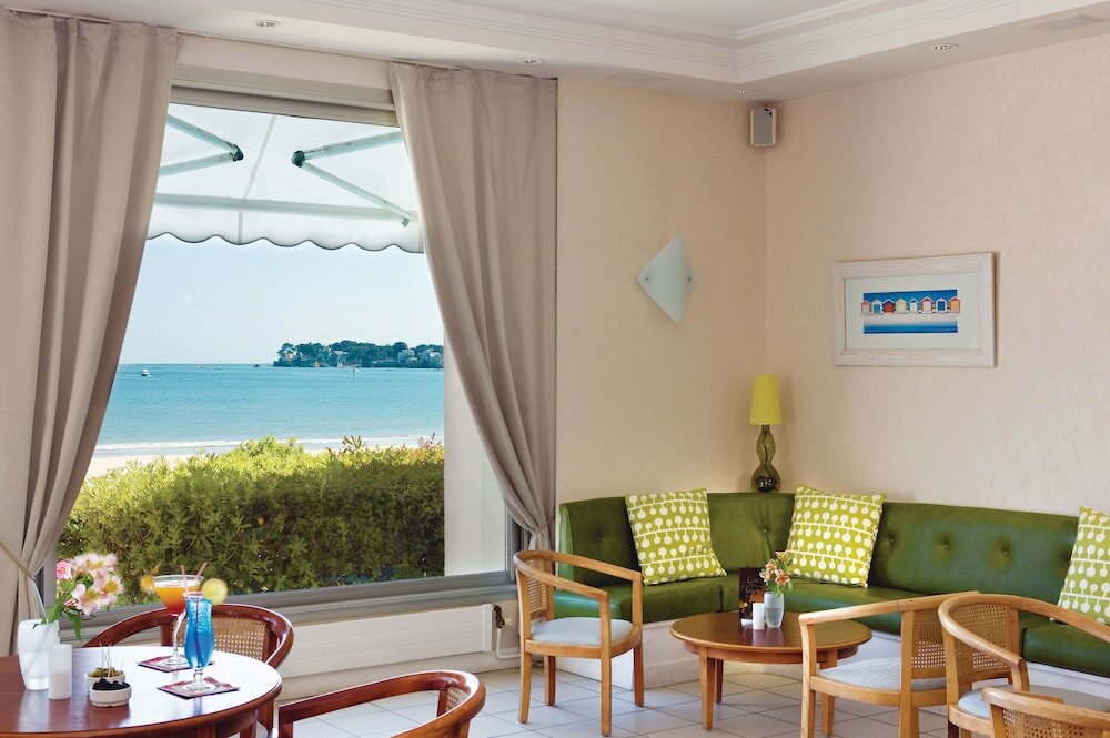 Фото Hôtel Vacances Bleues Villa Caroline