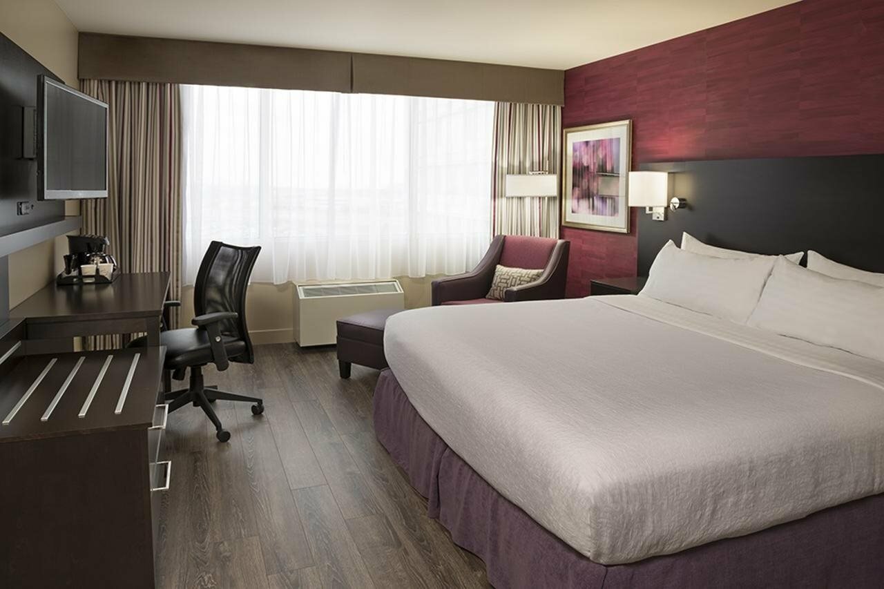 Фото Holiday Inn Toronto International Airport