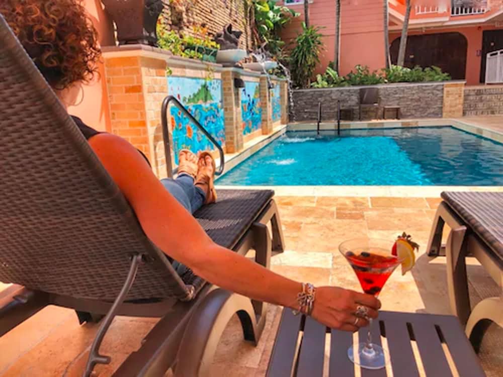 Фото Company House Hotel