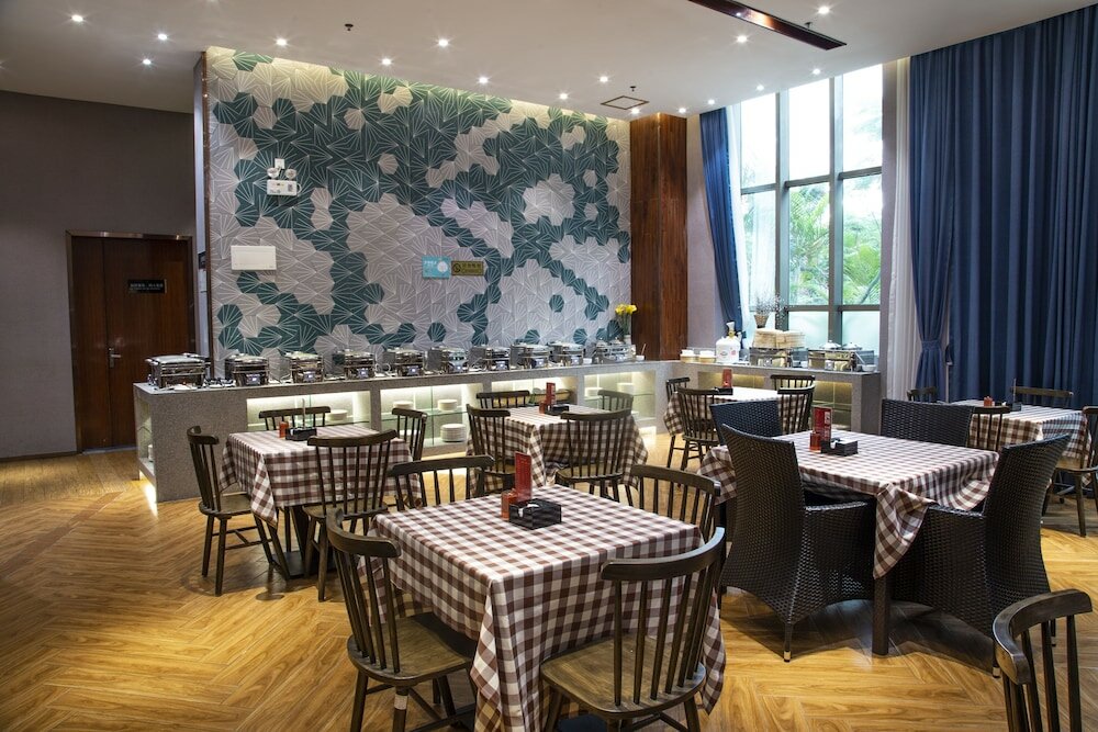 Фото Jiangmen Gladden Hotel