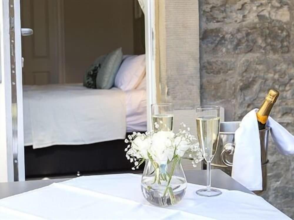 Фото The Lane Apartment