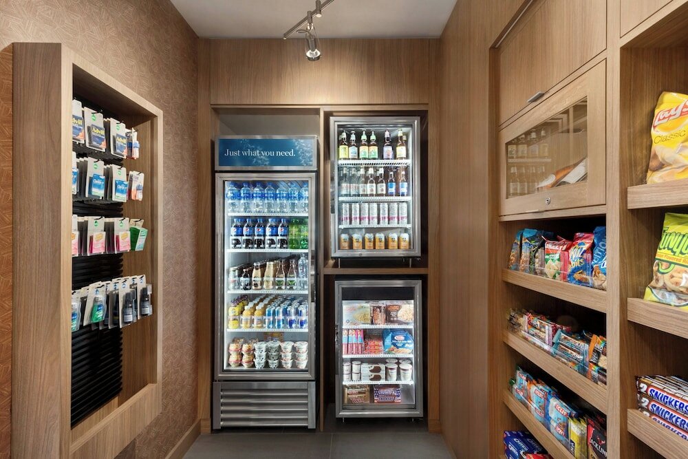 Фото Fairfield Inn & Suites by Marriott Milwaukee West