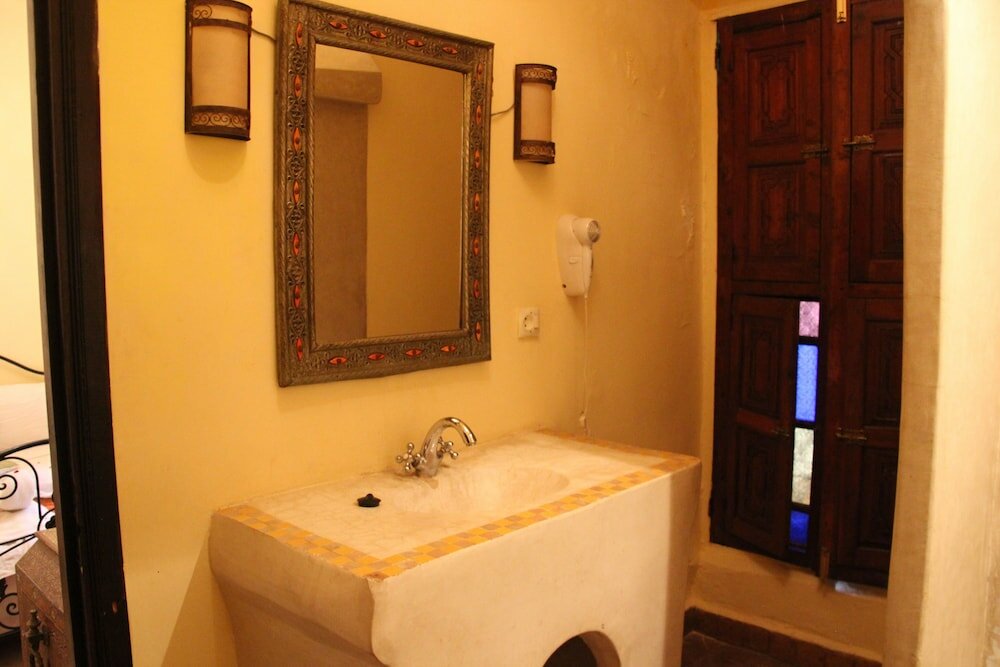 Фото Riad Bibtia