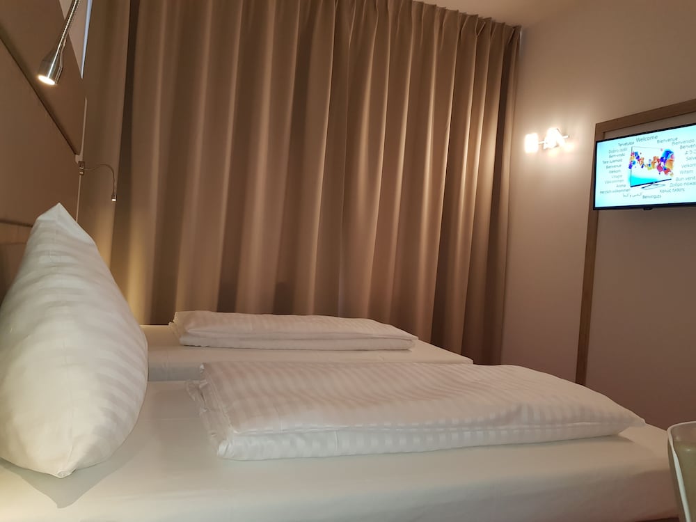 Фото Confour Hotel