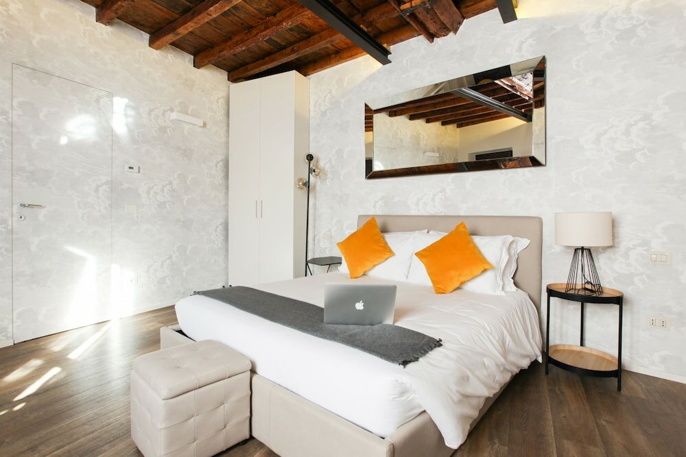 Фото Heart Milan Apartments Duomo Colonne