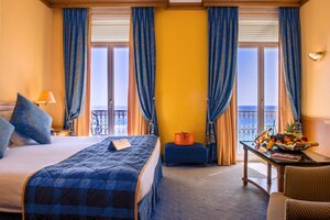 Гостиница Hotel West End Nice