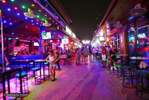 Внешний вид отеля MyPatong Social Hostel в Патонге, фото 1