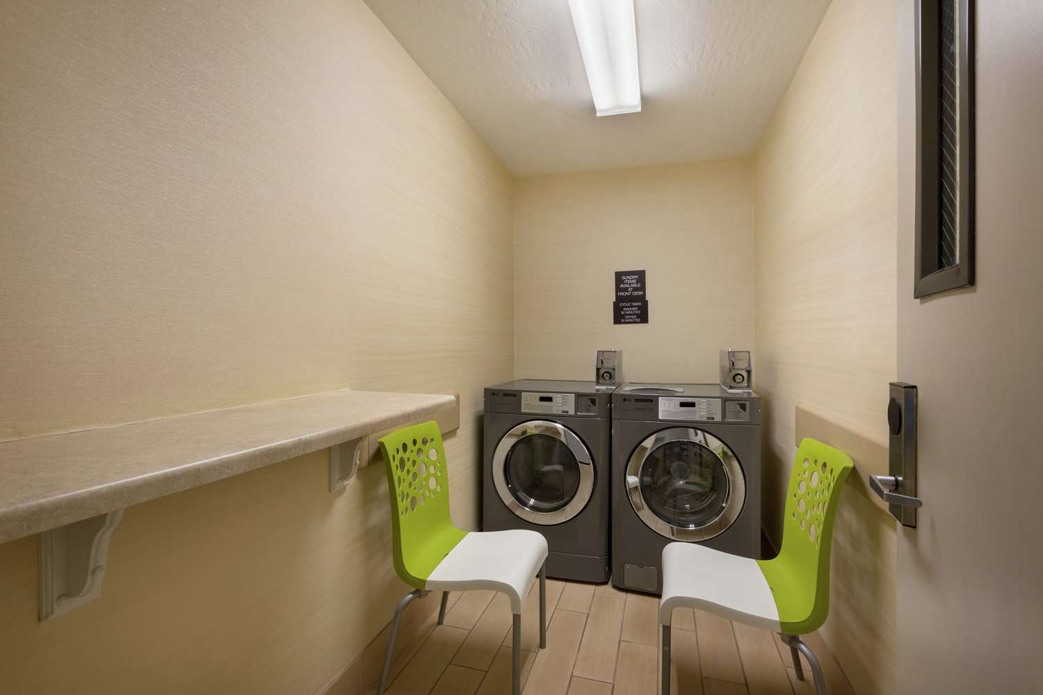 Фото Hilton Garden Inn Flagstaff