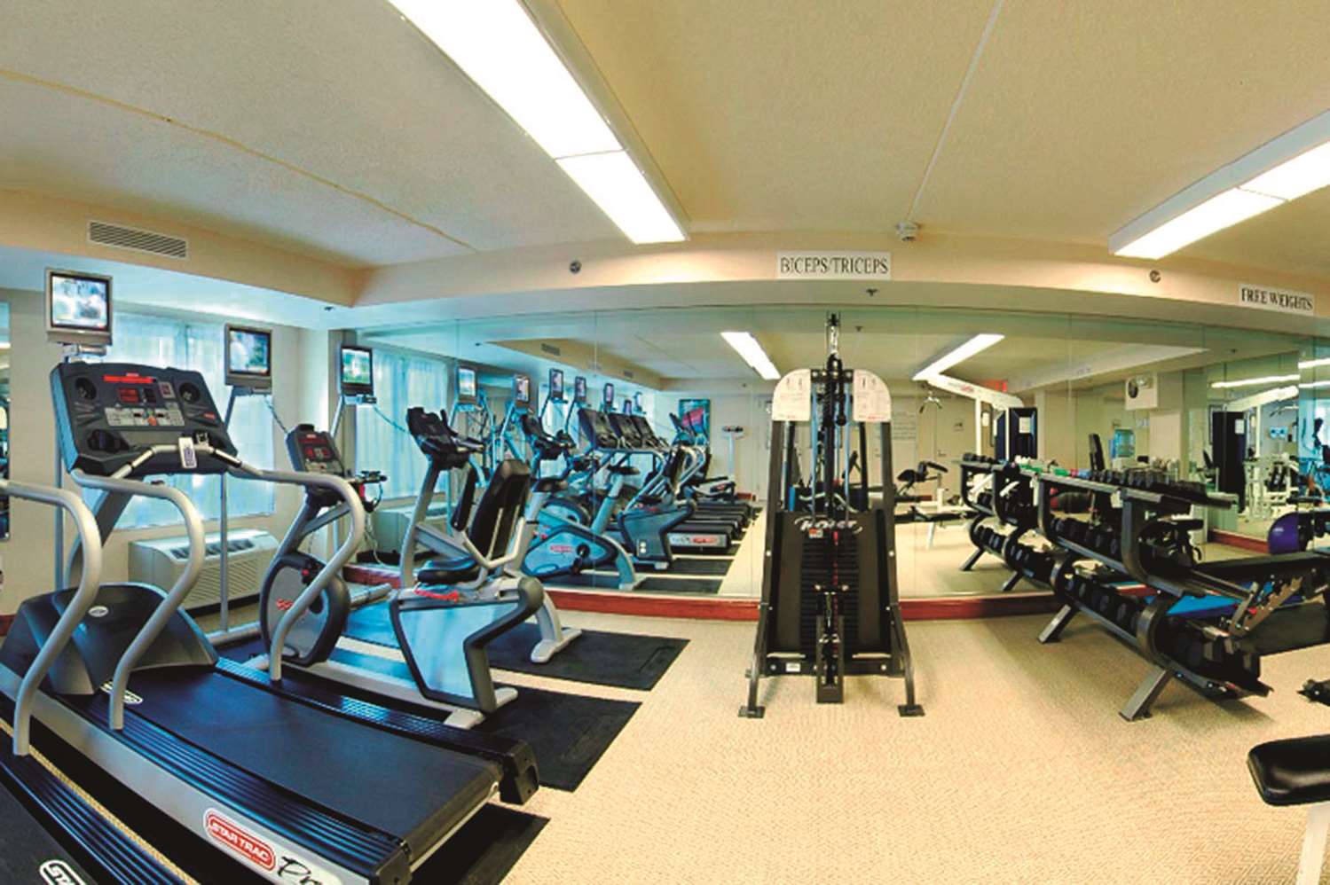 Фото Hilton Garden Inn Oklahoma City Midtown